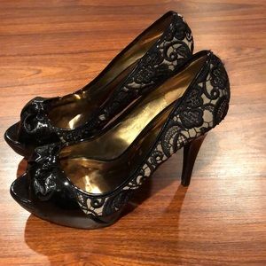 Guess Sexy Black Patent with lace pump size 7.5
